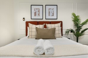 Iron/ironing board, internet, bed sheets