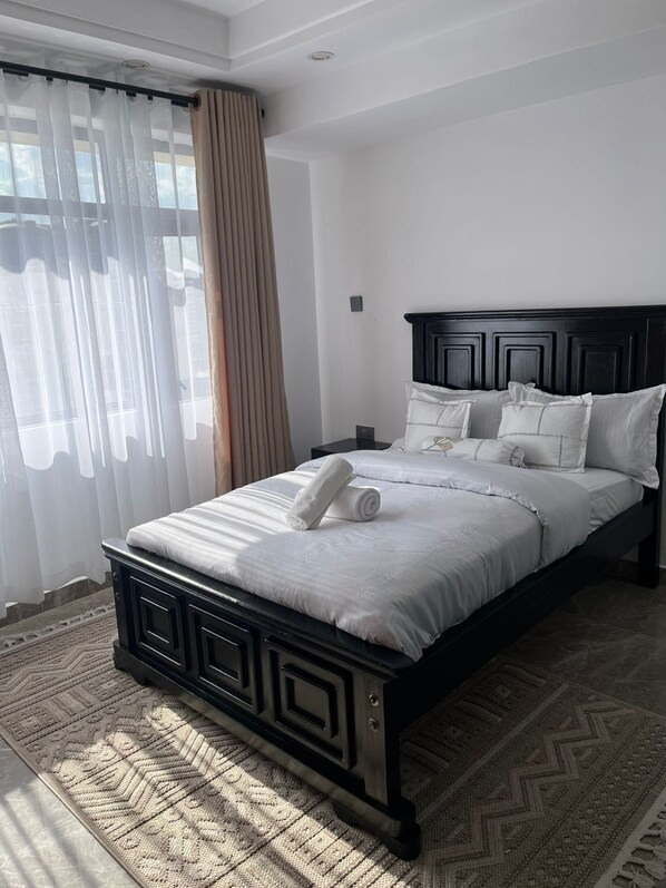 1 bedroom, desk, iron/ironing board, WiFi