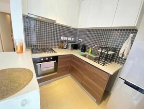 Micro-ondes, four, plaque de cuisson