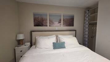 1 bedroom, WiFi (free), bed sheets