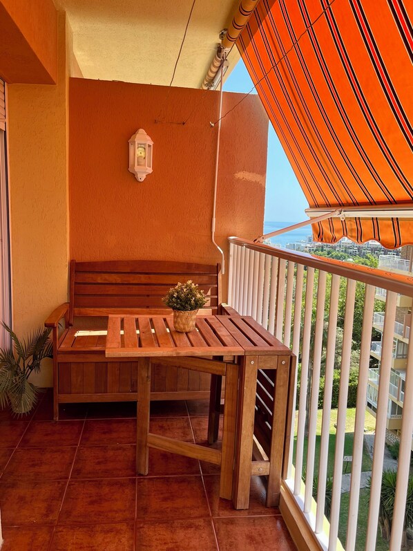 تناول الطعام بالخارج