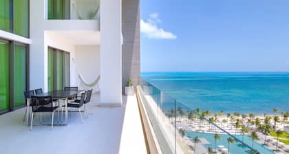 3-bedroom condo in enchanting Cancún with fitness room, AC