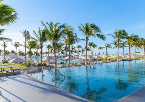 3-bedroom condo in enchanting Cancún with fitness room, AC