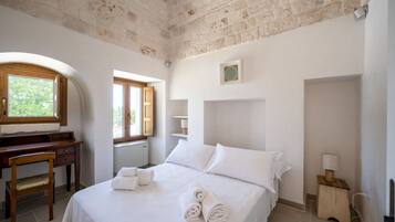 3 Schlafzimmer, Schreibtisch, Bügeleisen/Bügelbrett, Reisekinderbett