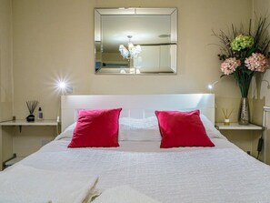 1 chambre, fer et planche à repasser, Wi-Fi gratuit, draps fournis