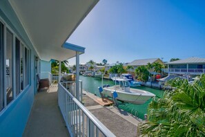 Property grounds - Beautiful 3 Bedroom Canal Front Home Located On A Private Airstrip (Summerland Key)