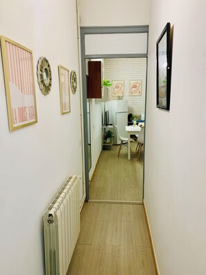 Interior - Basic Interior Apartment Sagrada Familia Excellent Location (Barcelona)