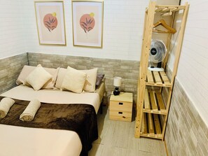 3 chambres, fer et planche à repasser, accès au Wi-Fi (inclus)