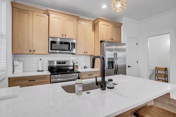 Microondas, horno, placa de cocina, lavavajillas