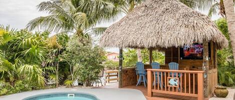 Piscina all'aperto, una piscina riscaldata