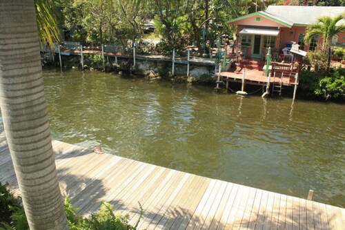 Gorgeous 3 Bedroom 2 Bath Canal Front Home With Great Boating