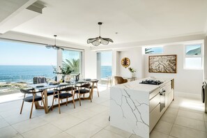 Apartment | 3 bedrooms, desk, Internet - Sea View 3bed Camps Bay Apt Sapphire Tide Pad (Cape Town)
