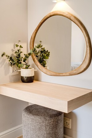 Apartment | 3 bedrooms, desk, Internet - Sea View 3bed Camps Bay Apt Sapphire Tide Pad (Cape Town)