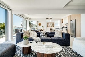 Apartment | 3 bedrooms, desk, Internet