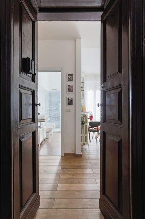 Unclassified image, 5 of 37, button