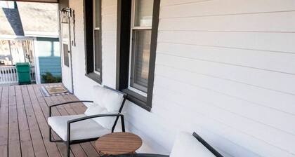 Charming 3-bedroom house in Wakefield with AC