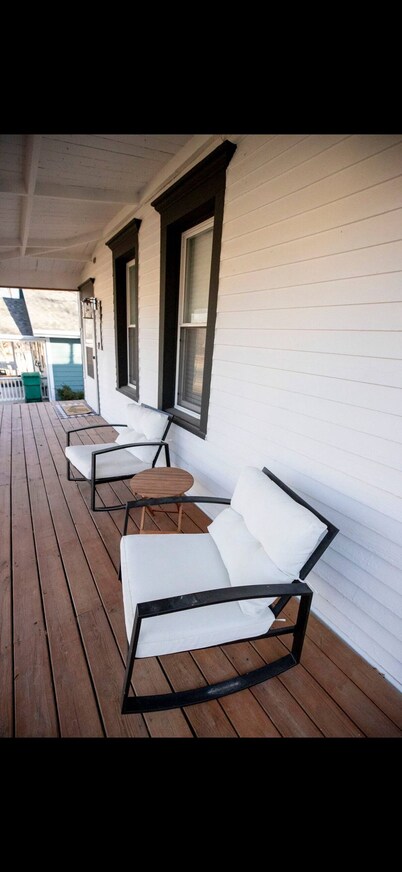 Charming 3-bedroom house in Wakefield with AC