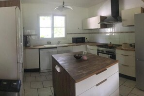 ตู้เย็น, ไมโครเวฟ, เตาอบ, เครื่องล้างจาน