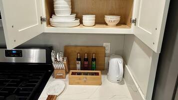 Microondas, parrilla de estufa y lavavajillas