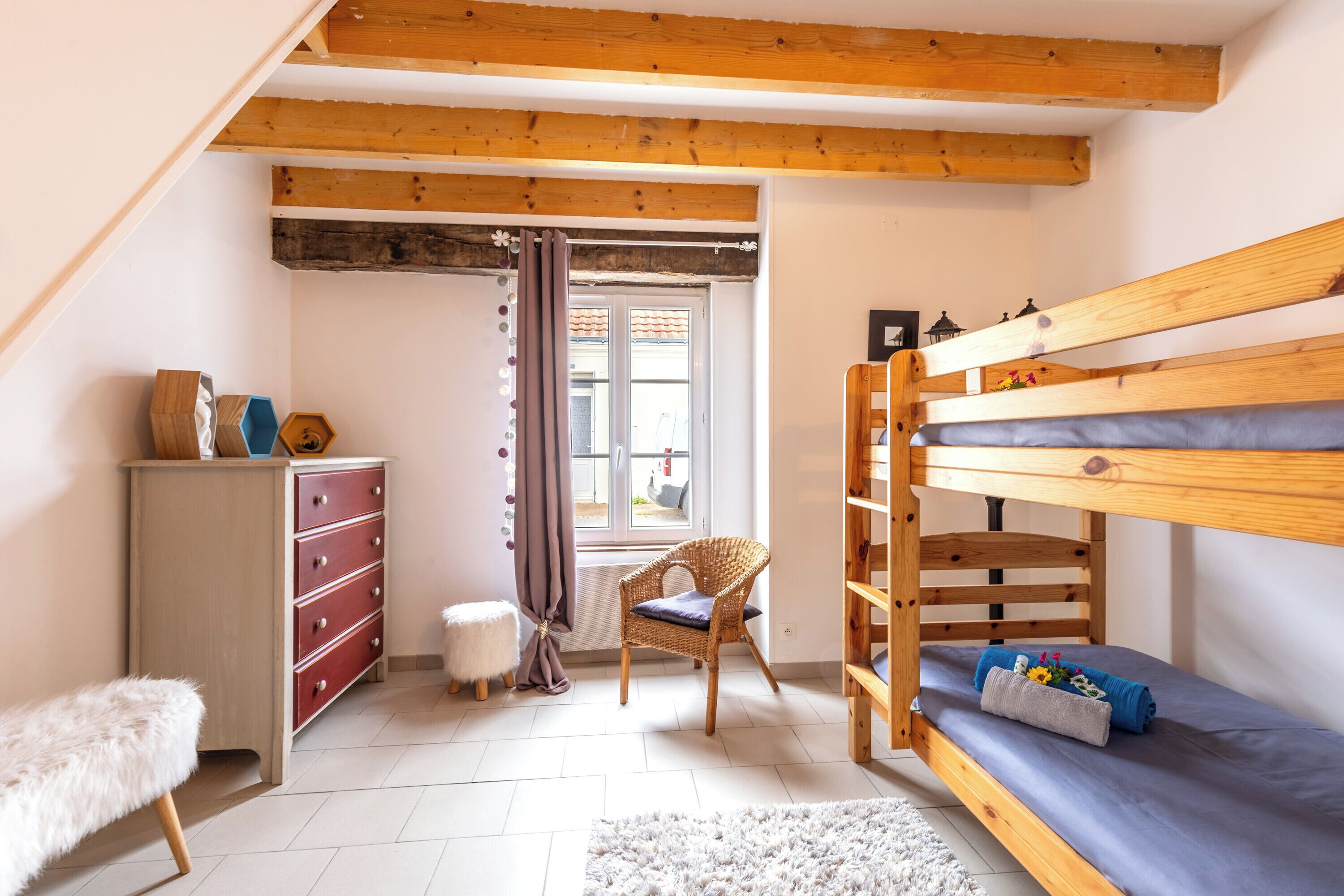 2 dormitoris, planxa i posts de planxar, wifi i roba de llit 