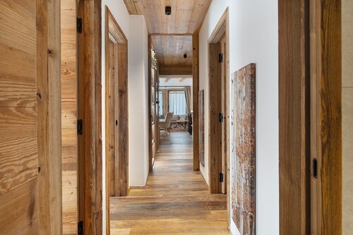 Apartment 'Luxury Chalet Cirmolo' with Mountain View and Wi-Fi