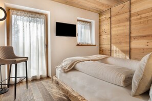 WiFi, bed sheets