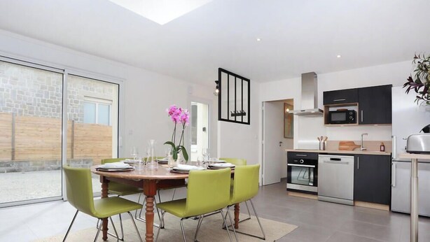 Private kitchen - Le Debussy - Wifi - Parking - Centre (Laval)
