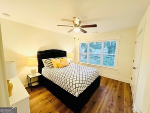 4 bedrooms, WiFi, bed sheets