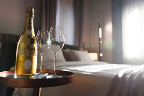 Superior Double Room, Balcony, Garden View | Hypo-allergenic bedding, minibar, free WiFi, bed sheets