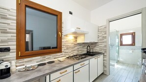 Coffee/tea maker, fridge, microwave, oven - Casa Trofimena by Wonder Tour (Amalfi)