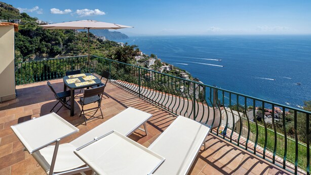 Outdoor dining - Casa Trofimena by Wonder Tour (Amalfi)