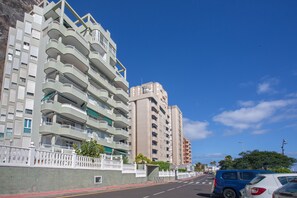 Exterior - Vacation Apartment 'Paraíso Atlántico' with Sea View, Wi-Fi & Air Conditioning (Radazul)