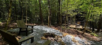 Couples Glamping Cabin - Bearly Behaving