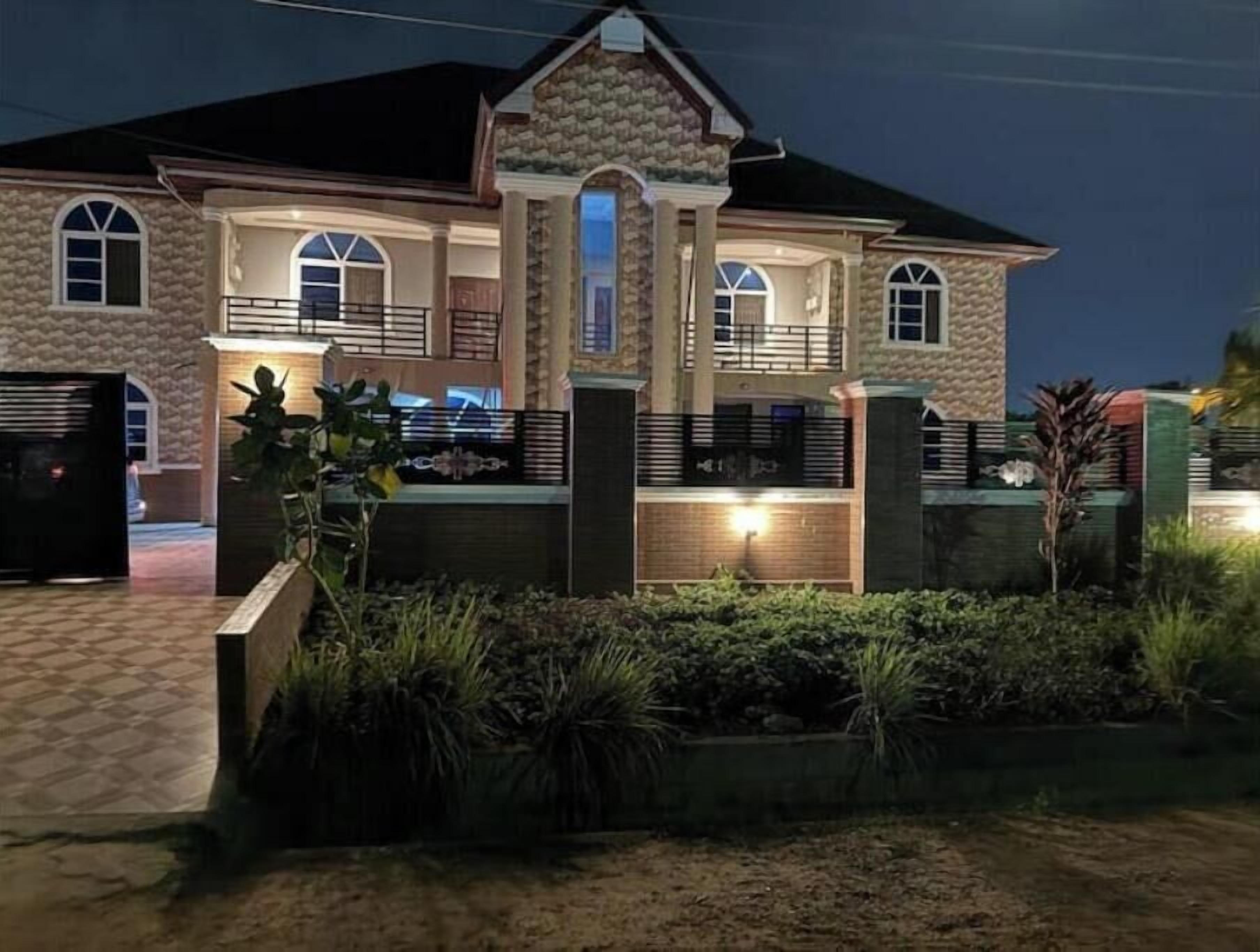 المنشأة من الخارج