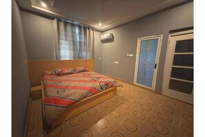 1 chambre, fer et planche à repasser, Wi-Fi gratuit, draps fournis