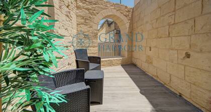 Casa Paradiso in Ghaxaq - Private Rooftop Pool