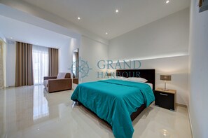 3 bedrooms, iron/ironing board, free WiFi, bed sheets - Casa Paradiso in Ghaxaq - Private Rooftop Pool (Għaxaq)
