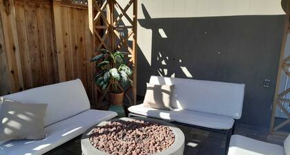 Bright & Stylish Home Stay Minutes from Wineries