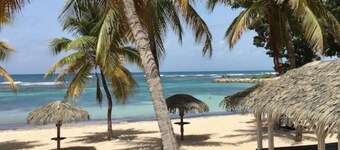 Le Nid du Sucrier - anse des rochers RDC, beach 150 m away, calm and comfort