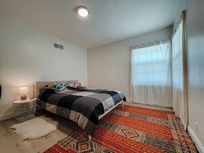 2 bedrooms, desk, free WiFi, bed sheets