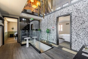 4 bedrooms, internet, bed sheets