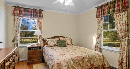 Tranquil 3-bedroom farmhouse in Dalton with all you need