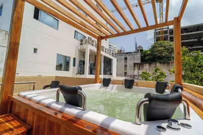 3 Bedroom Luxury Home - Minutes From Walled City