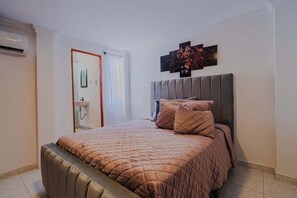 Iron/ironing board, WiFi