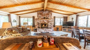 TV, fireplace, ping pong