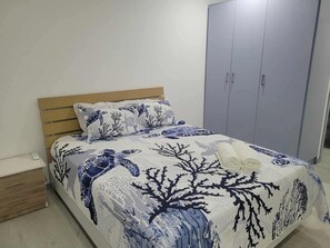 2 chambres, fer et planche à repasser, Wi-Fi, draps fournis