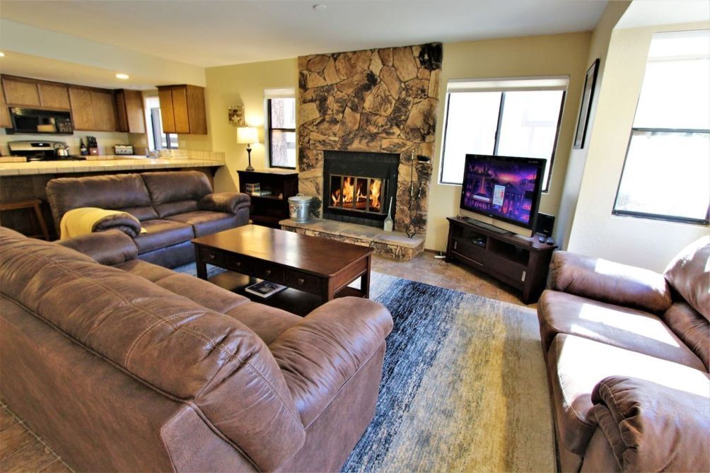 Télévision, cheminée