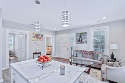 Cozy 3BR/2BA house , 15 Mins to Downtown & Airport