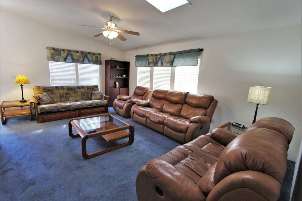 Televisie en een open haard