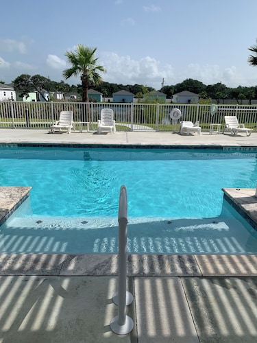 Charming 1-bedroom cottage in fabulous Rockport with a beautiful pool.